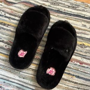 Juicy Couture Slippers